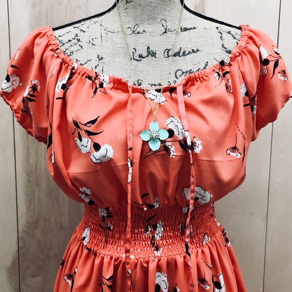 Frock 'n Roll Skull Bling Handcrafted Necklace - Picture 5 of 5